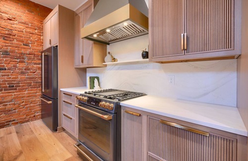 Chillicothe House | The Addison- Luxury Townhome w/Rooftop Patio