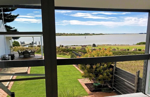 Goolwa Apartment | The Admiral Riverside Studios - Waterfront Accommodation in the Goolwa Township