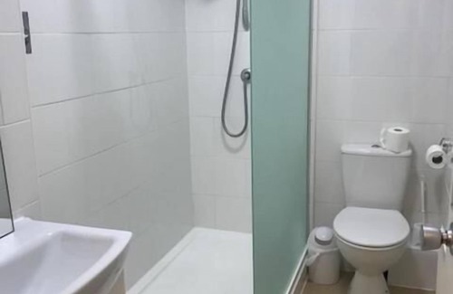 Bracknell House | The Admirals Inn Guest House