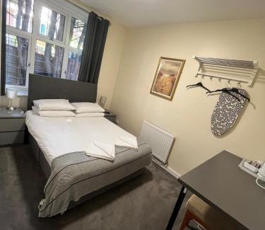 Bracknell House | The Admirals Inn Guest House