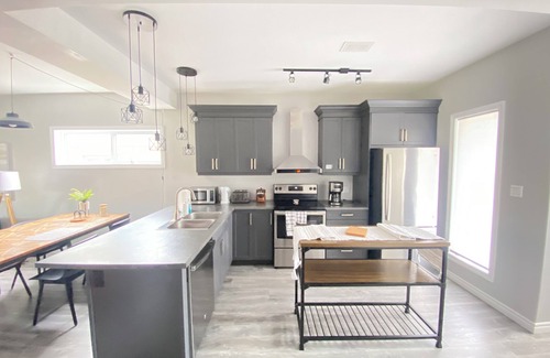 Prince Edward House | The Aera - Light-Filled Retreat in Picton