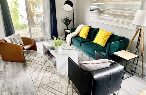 Prince Edward House | The Aera - Light-Filled Retreat in Picton