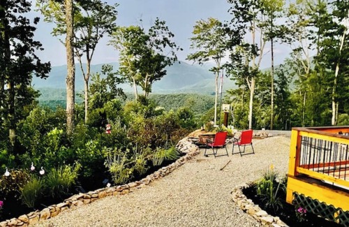 Del Rio House | The Aerie House + Bear's Den Cabin @ Bull Mountain