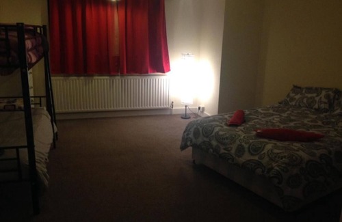 London Borough of Hounslow Bed & Breakfast | The Airman