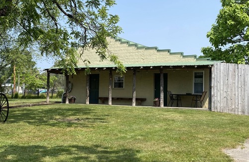 Fayetteville House | The Alamo Lodge