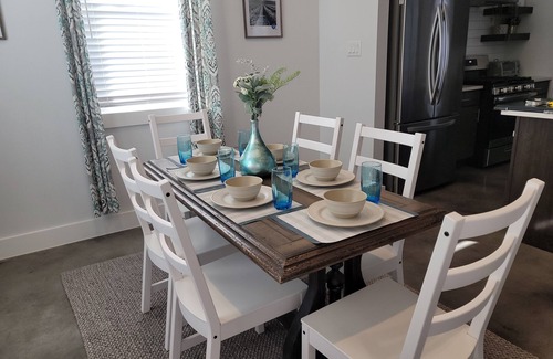 Eastside Promise Neighborhood House | The Alamo Riverwalk Pearl Modern 4 Bedroom Home