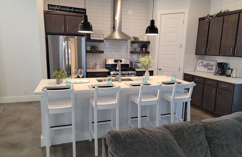Eastside Promise Neighborhood House | The Alamo Riverwalk Pearl Modern 4 Bedroom Home