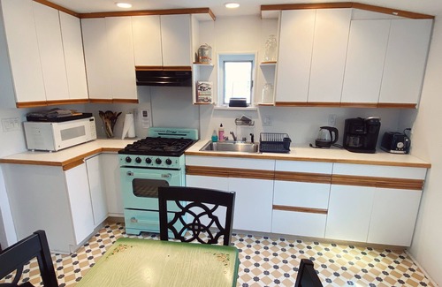 Bradley Beach House | THE ALBERT- 6 Mins Walk to Beach & Main Ave, 6 Beach Passes, Pet Friendly
