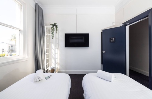 Wickham Hotel | The Albion Hotel