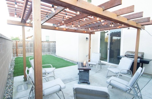 Harlan Ranch House | The Alcove Place, cute|cozy|convenient