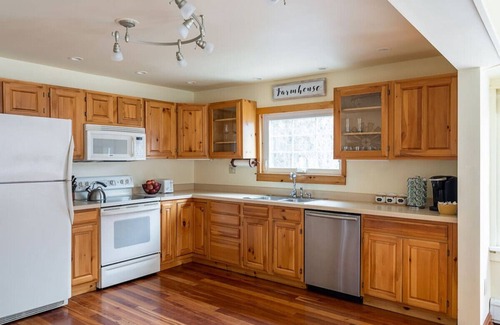 North Creek House | The Alexander House 1887 Farmhouse in North Creek!