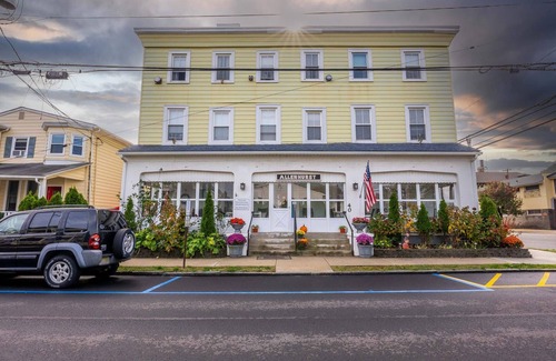 Ocean Grove Apartment | The Allenhurst, Apartment #10 - Studio & Bathroom Apartment