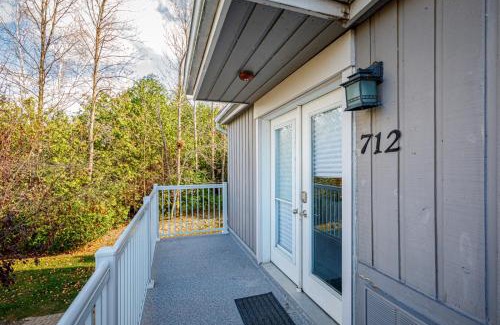 Collingwood Apartment | The Alpine - Central Collingwood Condo