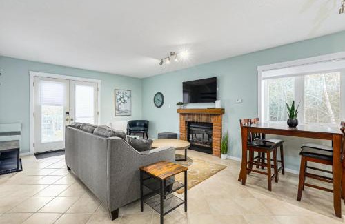 Collingwood Apartment | The Alpine - Central Collingwood Condo