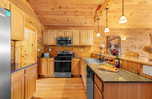 North Creek Cabin | The Alpine Lodge