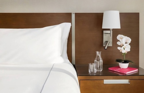 Bay Harbor Islands Hotel | The Altair Hotel Bay Harbor Miami Deluxe King Room Balcony Accessible Water View