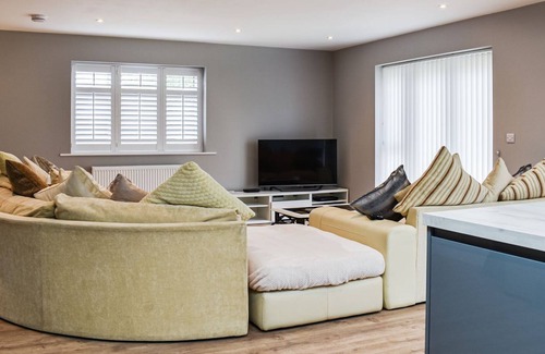 Littlehampton Cottage | The ambiance and comfort levels will ensure you have a good and memorable staycation.