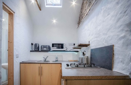 Castlemartin Cottage | The Anchor Light - 1 Bed - Freshwest Beach Retreat