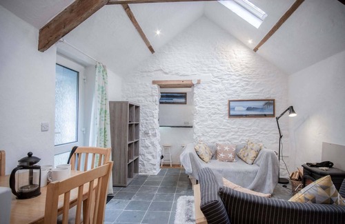 Castlemartin Cottage | The Anchor Light - 1 Bed - Freshwest Beach Retreat