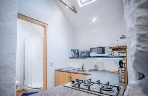 Castlemartin Cottage | The Anchor Light - 1 Bed - Freshwest Beach Retreat