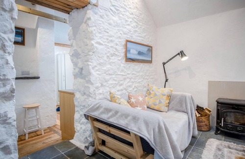 Castlemartin House | The Anchor Light - 1 Bed - Freshwest Beach Retreat