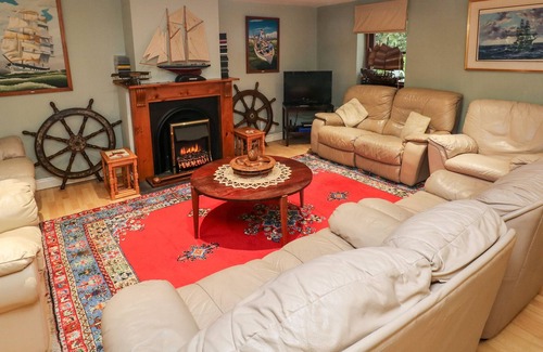 St Ishmaels House | THE ANCHORAGE, family friendly, with a garden in Milford Haven