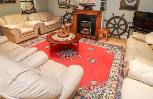 St Ishmaels House | THE ANCHORAGE, family friendly, with a garden in Milford Haven