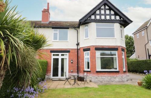 Rhos on Sea House | The Anchorage
