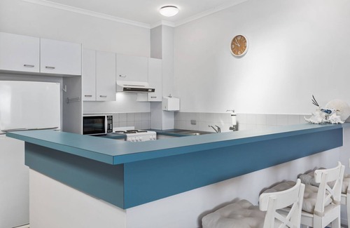 Noosaville Apartment | The Anchorage - Views Of Noosa River Mouth