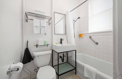 Lower Nob Hill Hotel | The Andrews Hotel