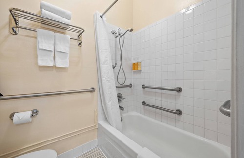 Lower Nob Hill Hotel | The Andrews Hotel