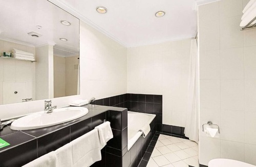 Lower Hutt Hotel | The Angus Hotel