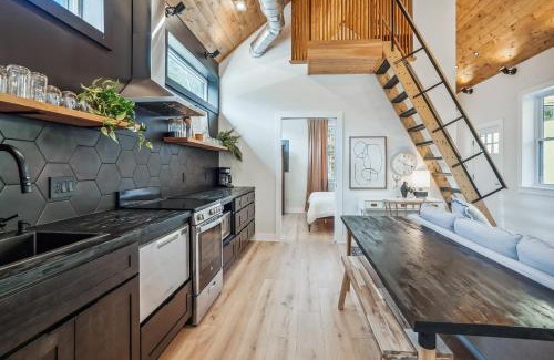 Fredericksburg Villa | The Ann-ex at King's Crossing