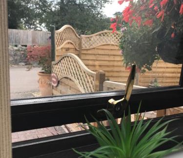 Cheddar Apartment | The Annex Apartment is on Cheddar Bridge Apartments