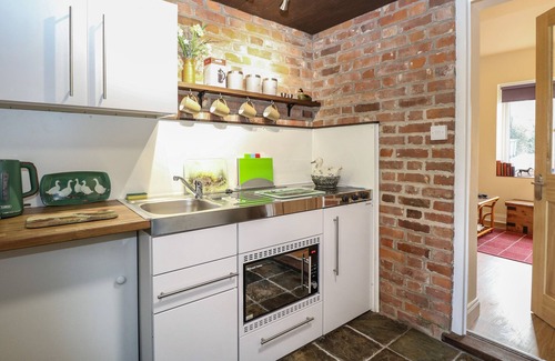 Fulmodeston Cottage | THE ANNEXE, pet friendly, with a garden in Fakenham