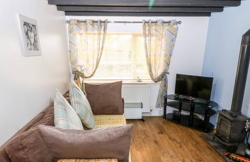 Brynteg Cottage | THE ANNEXE, pet friendly, with hot tub in Brynteg