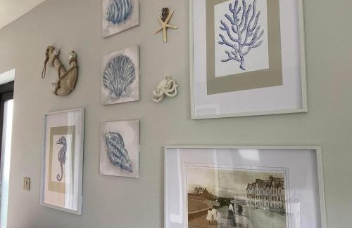 Porthcawl Apartment | The Annexe Porthcawl Pet Friendly 2 Bedroom Flat with King Size bed bunk beds and sofa bed sleeps up to 5 people