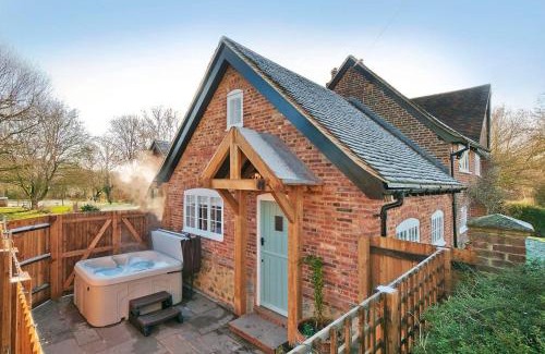 Maidstone House | The Annexe with Hot Tub