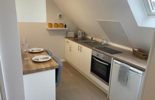 New Forest District Apartment | The Annexe - woodland views and close to beach!