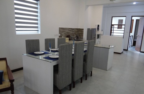 Kollupitiya Apartment | The Apartments by Lanka Vacations