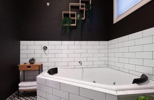 Hepburn Springs House | The Apple Tree