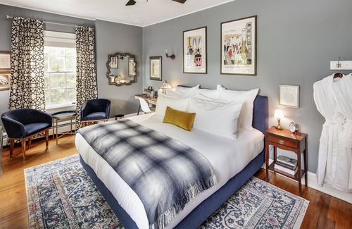Historic Montford Bed & Breakfast | The Applewood Manor