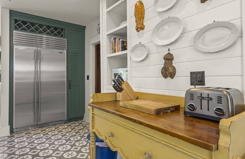 Ventura House | The Arabella House - Charmed Victorian in Historic Downtown Ventura
