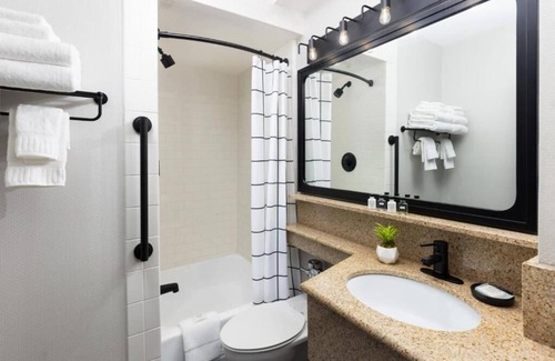 Brookline Hotel | The Arcadian Suite Room Close to The Isabella Stewart Gardner Museum !