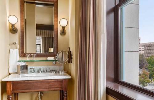 Pioneer Square Hotel | The Arctic Club Seattle
