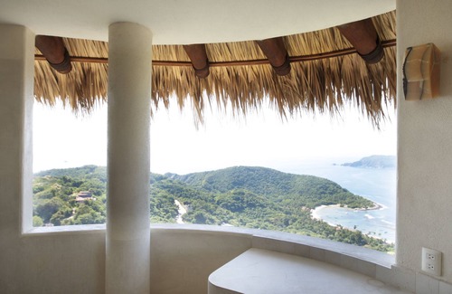 Cerro del Vigia Condo | The area’s highest point with unobstructed views of Playa Blanca & the Zihua Bay