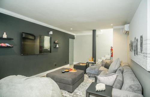 Camps Bay Villa | The Argyle Camps Bay - Pool, 5 min walk to beach, Hot tub