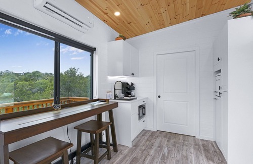 Dripping Springs Cottage | The Armadillo at Harrod's Hill Country Hideaway
