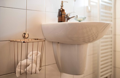 Overath House | The ArtFull Boutique Guesthouse. Lovingly designed country house for up to 9 people.