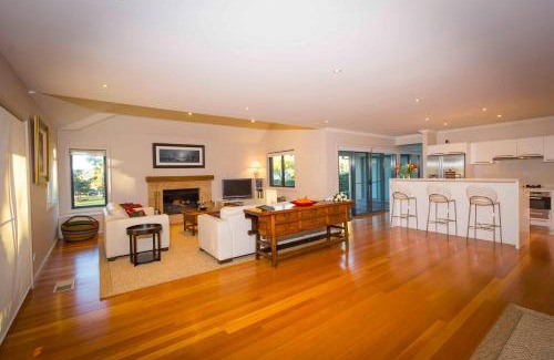 Pokolbin House | The Arthouse